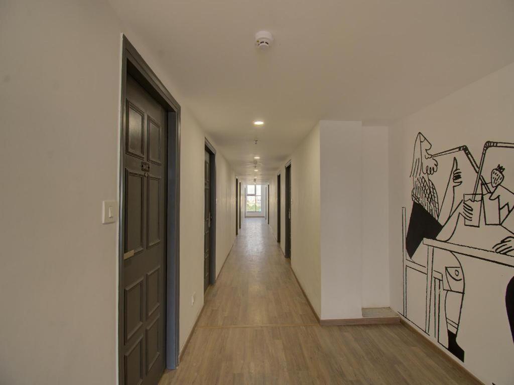 ואדודרה Shagun Hotel מראה חיצוני תמונה